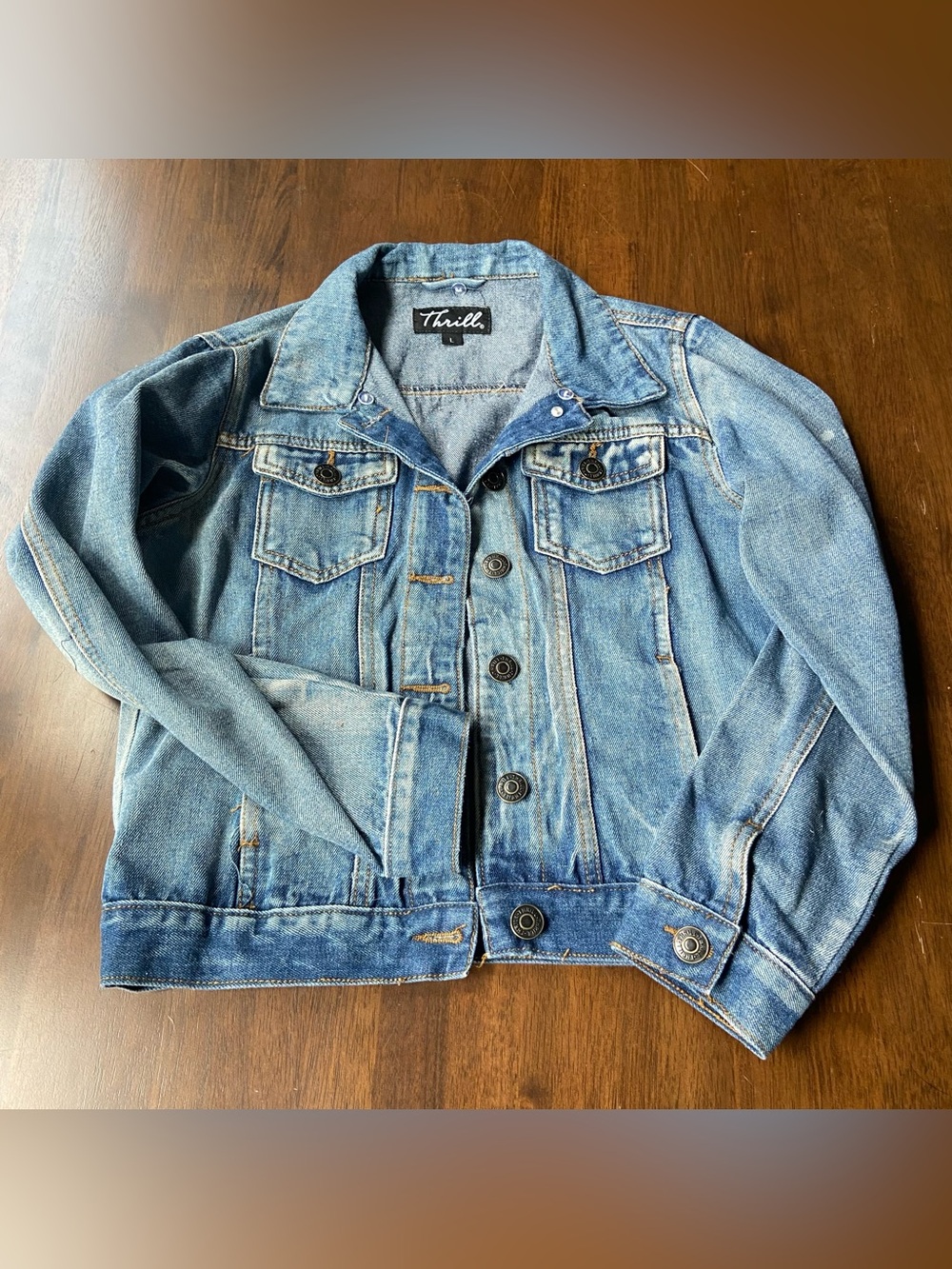 Thrill Blue Denim Trucker Jacket Women's Size Large 100% Cotton Jean Jacket
